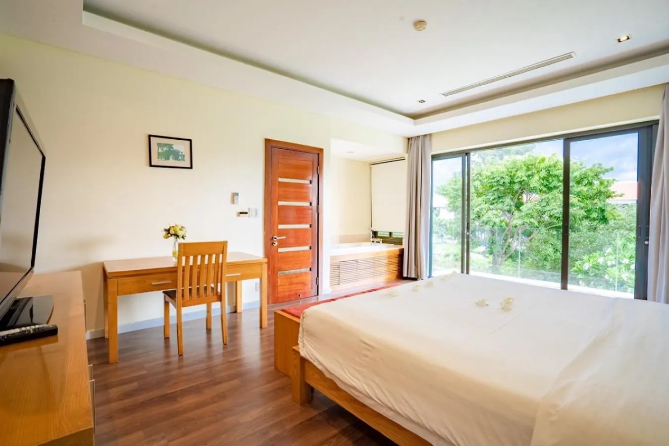 The Ocean Villa Da Nang