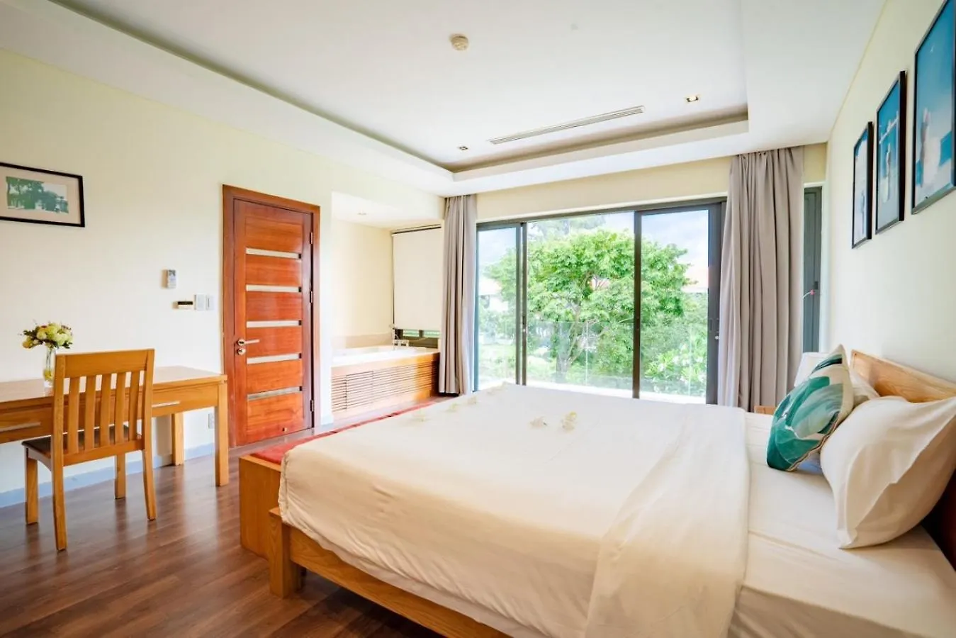 The Ocean Villa Da Nang