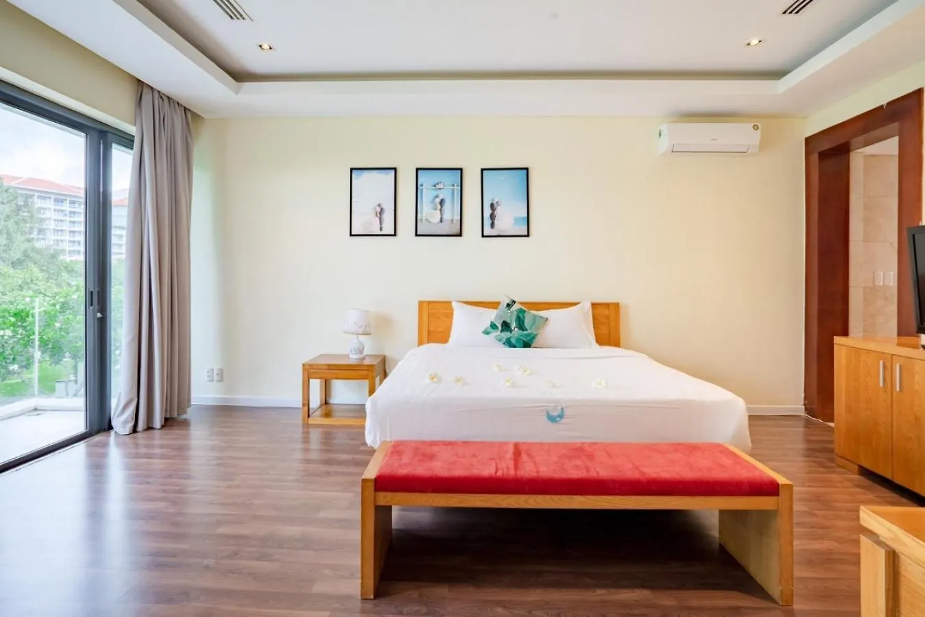 The Ocean Villa Da Nang