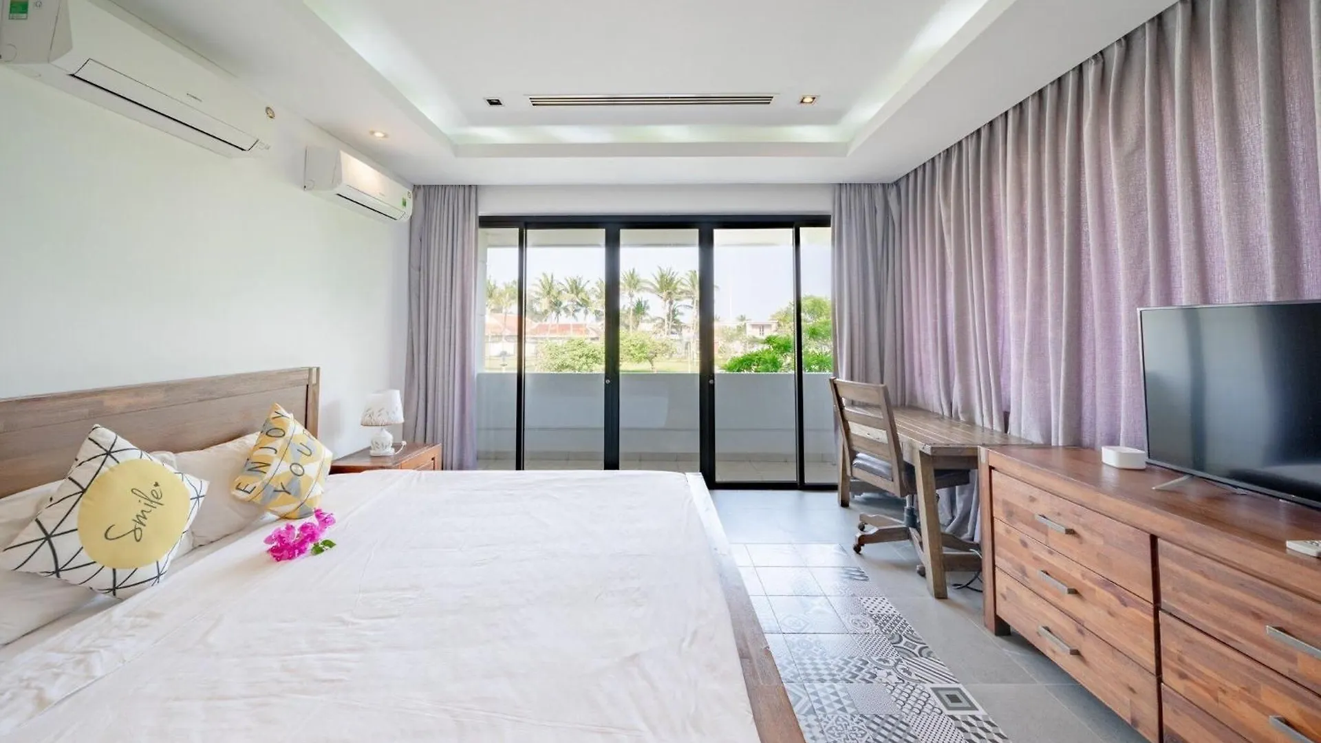 The Ocean Villa Da Nang
