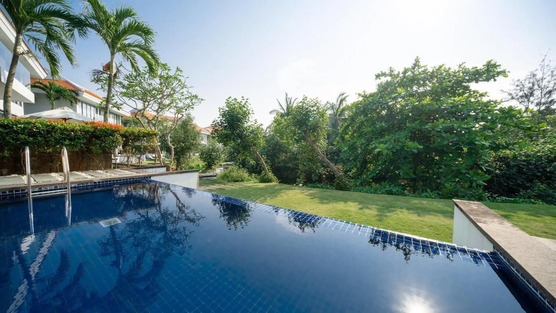 The Ocean Villa Da Nang 0*,  Vietnam