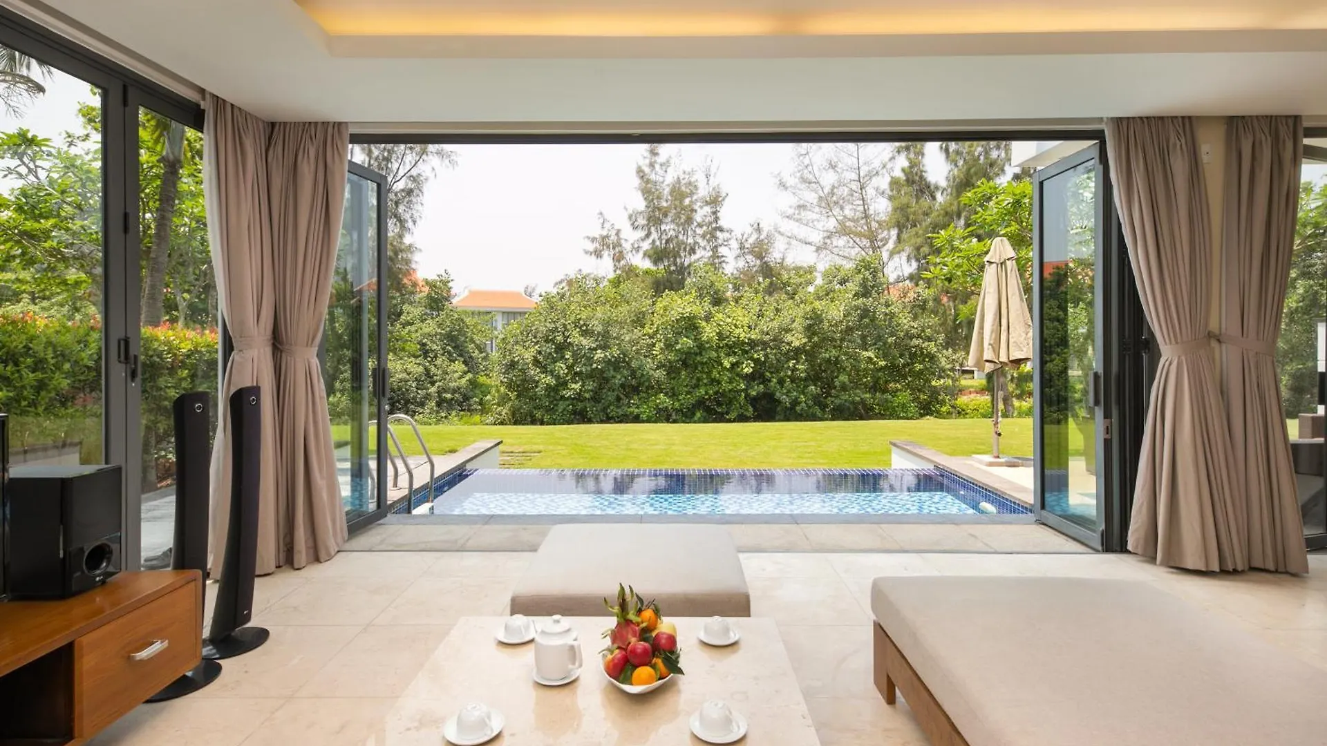 The Ocean Villa Da Nang 0*,  Vietnam
