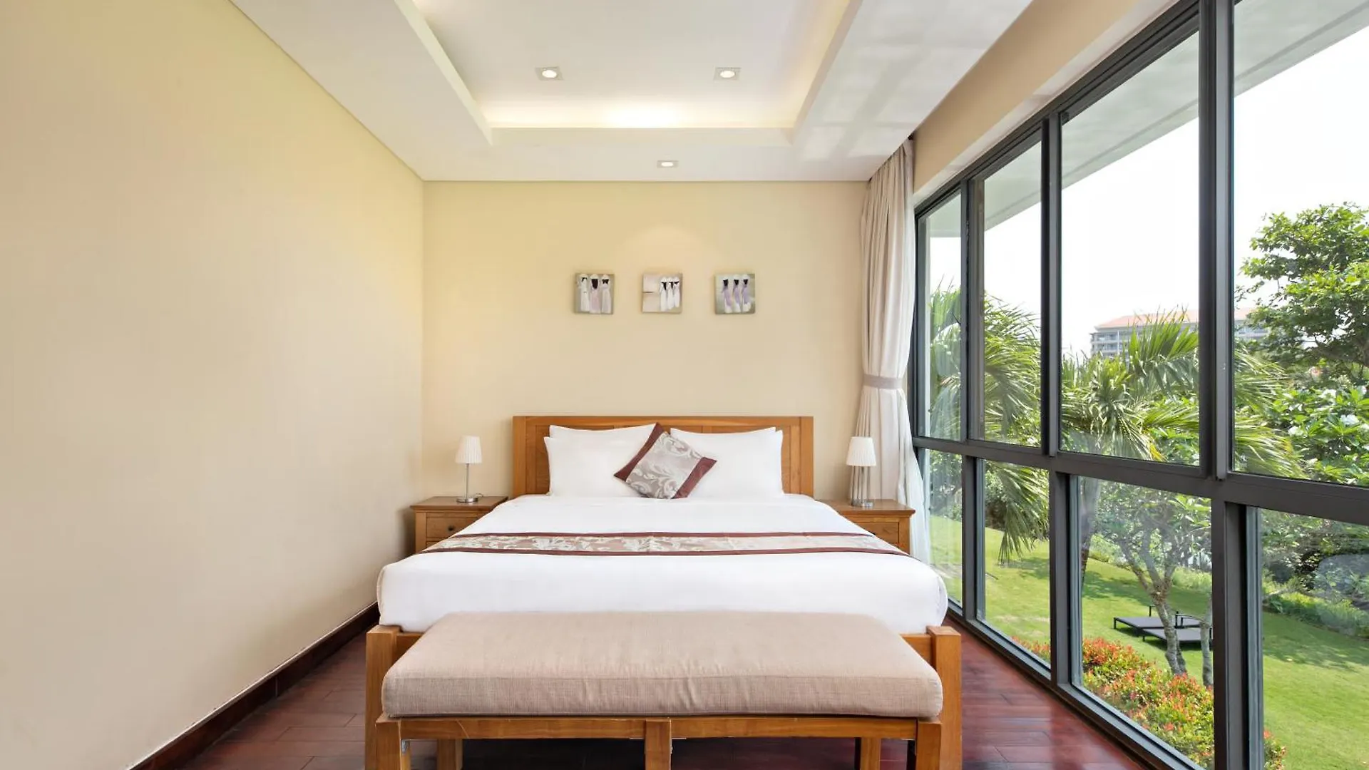 The Ocean Villa Da Nang