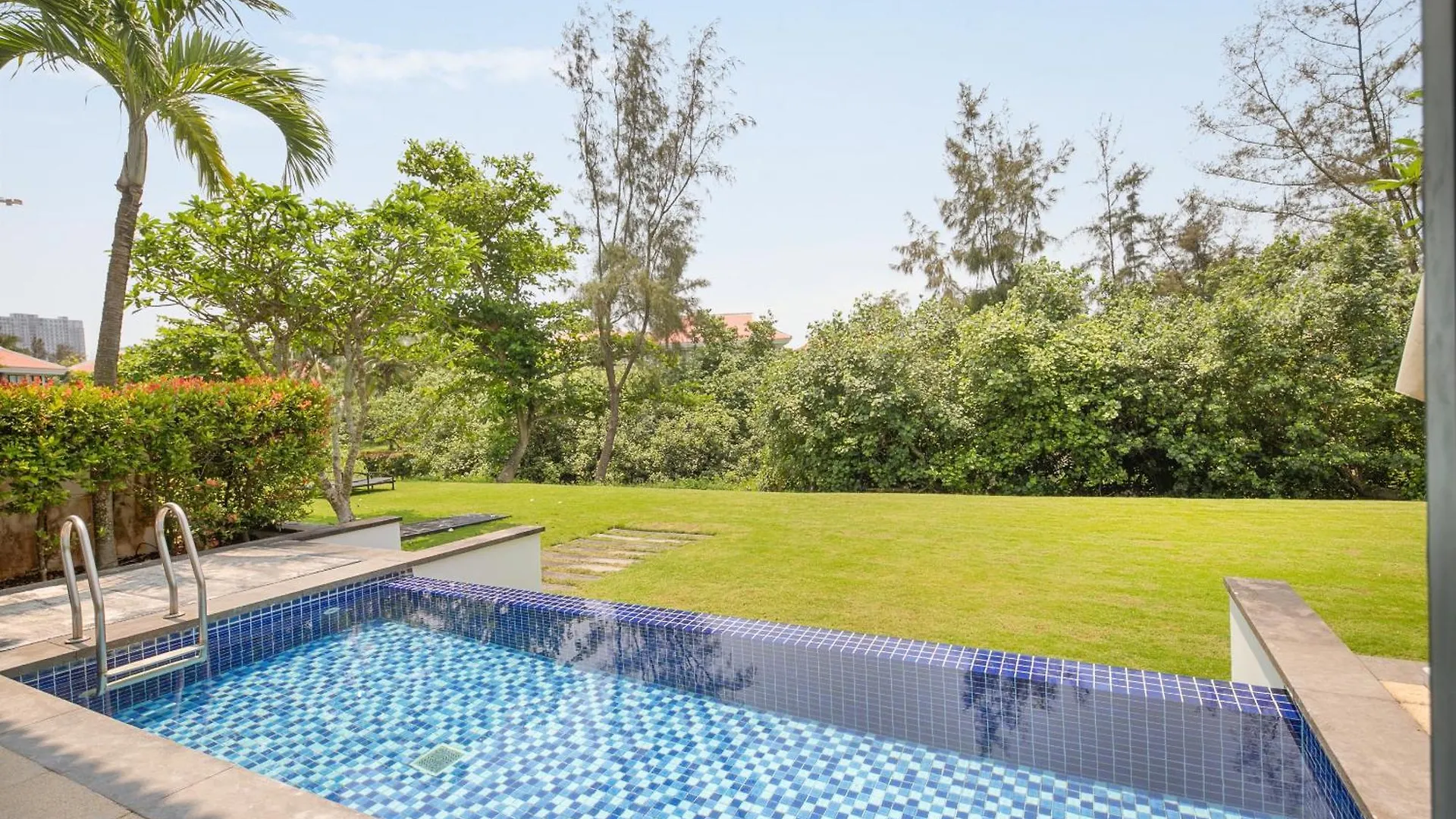 The Ocean Villa Da Nang 0*,