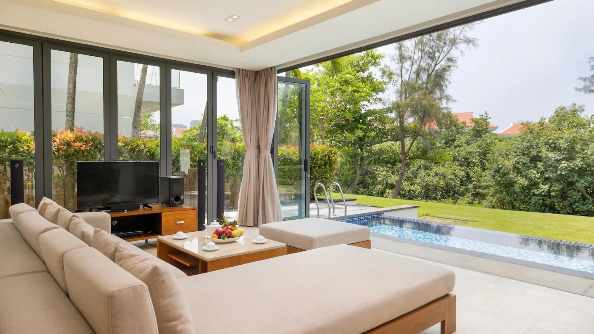 The Ocean Villa Da Nang